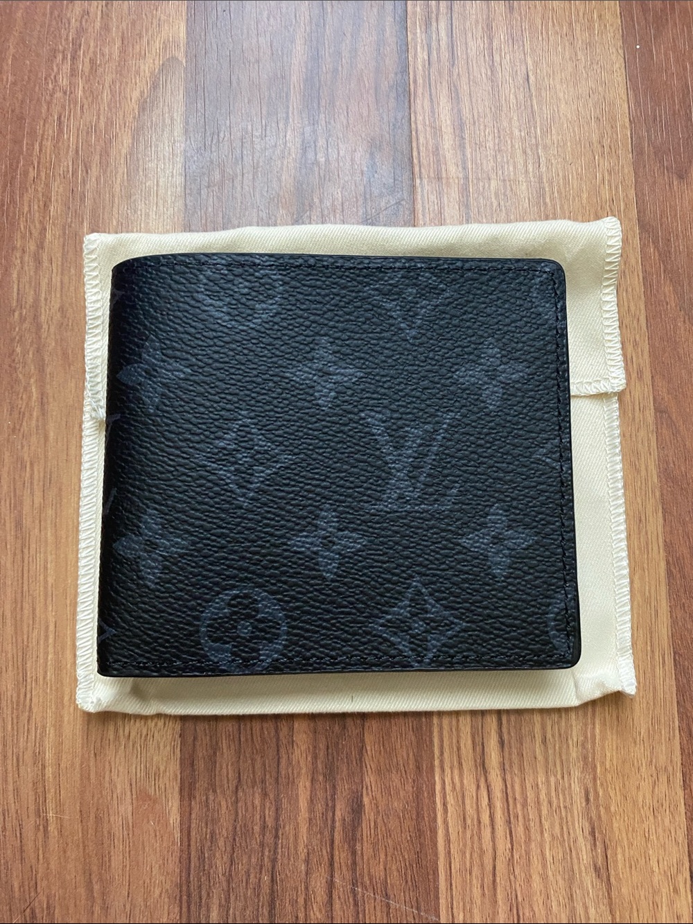 Louis Vuitton Black Monogram Eclipse Bi-Fold Card Holder Read Description